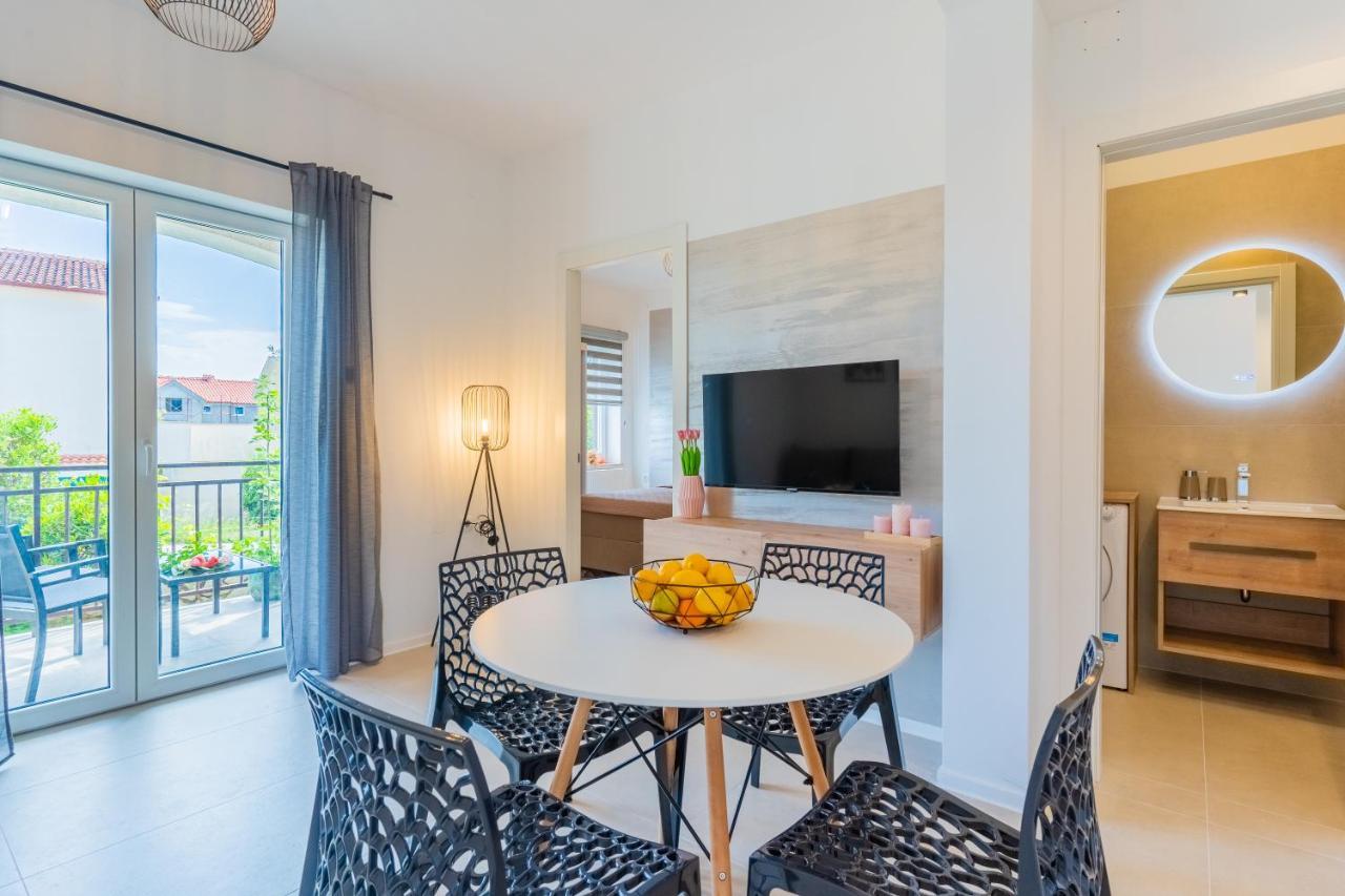 Apartments Ivanka Cres Exterior photo