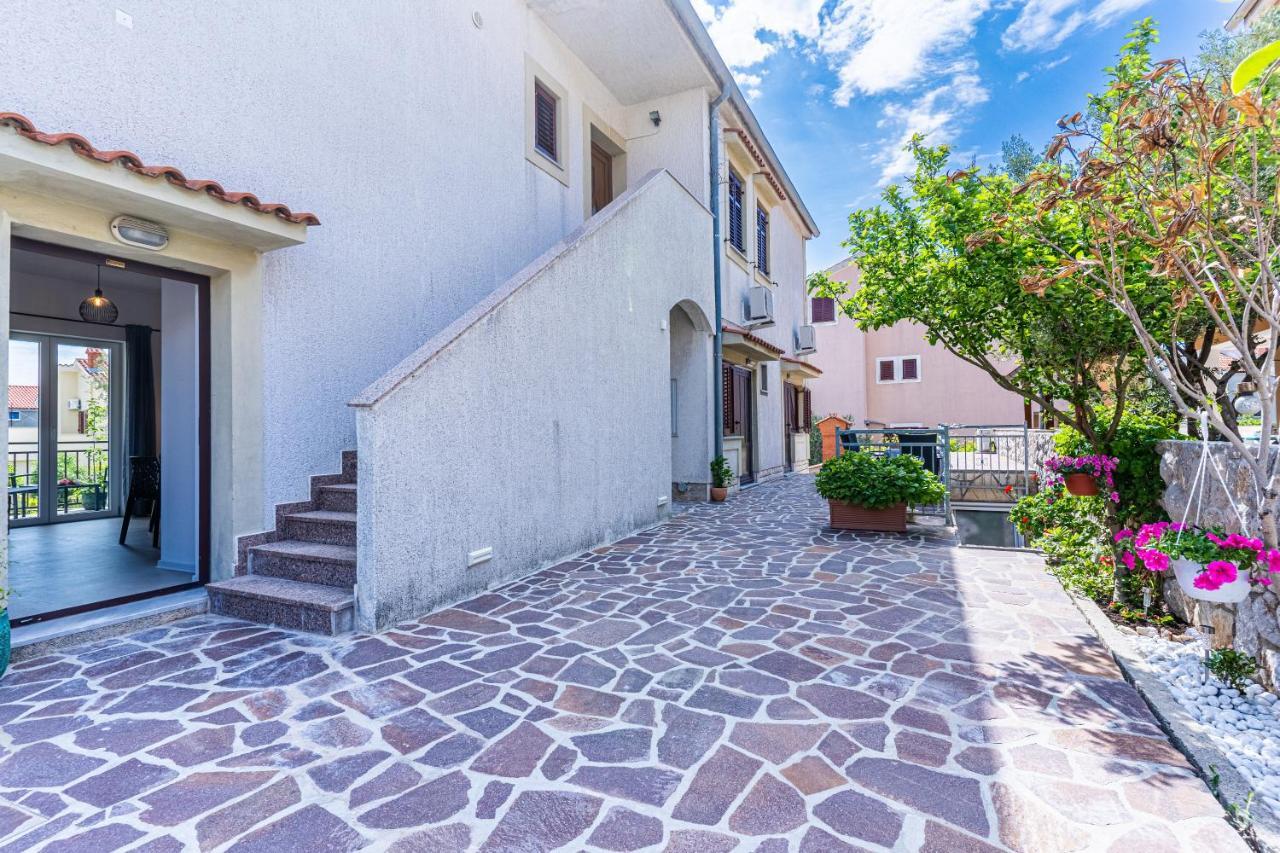 Apartments Ivanka Cres Exterior photo