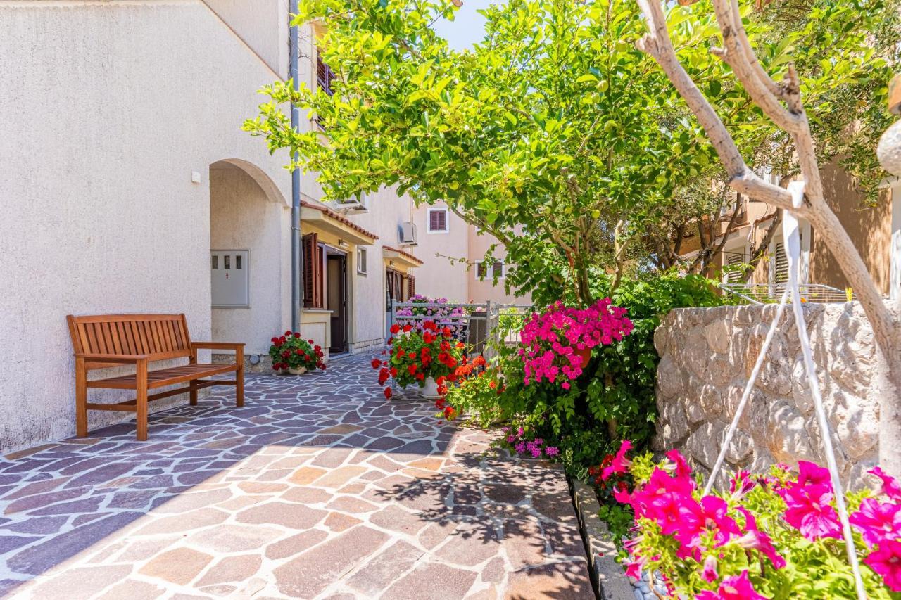 Apartments Ivanka Cres Exterior photo